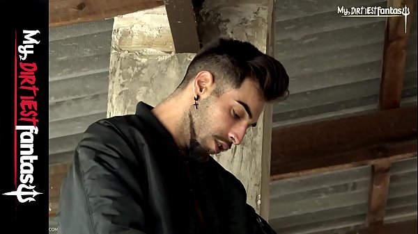 slim Arab top barebacks outside